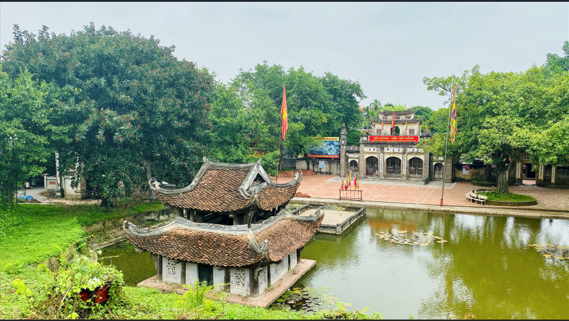 Mũ bảo hộ và áo phản quang